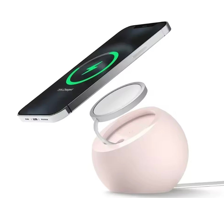Support Magnétique de Bureau en Silicone – Station de Charge Sans Fil MagSafe pour iPhone 12 / 13 / 14 / 15 / 16 Pro